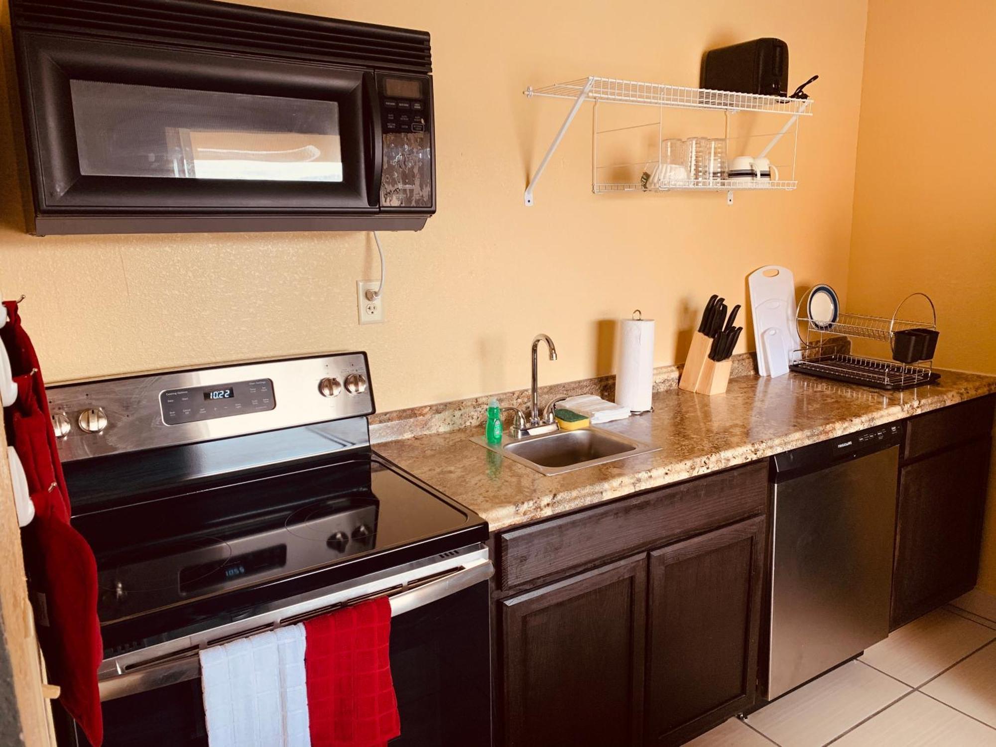 Regency Inn & Suites New London Mystic Esterno foto