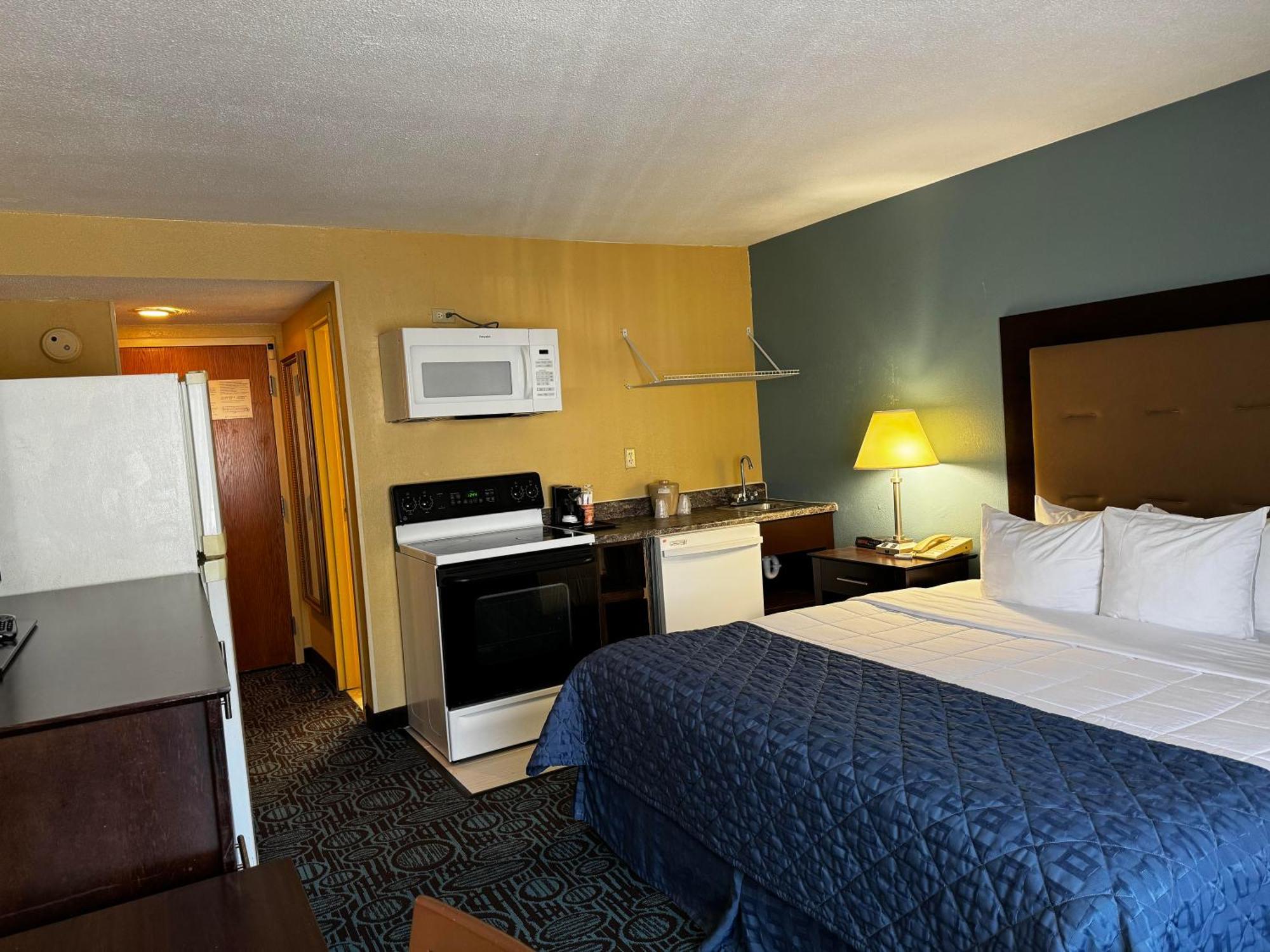 Regency Inn & Suites New London Mystic Esterno foto
