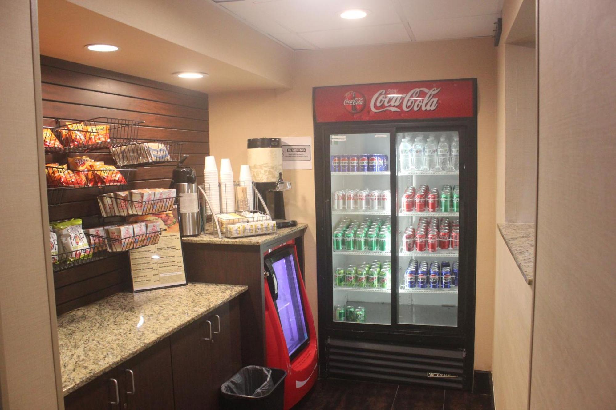 Regency Inn & Suites New London Mystic Esterno foto