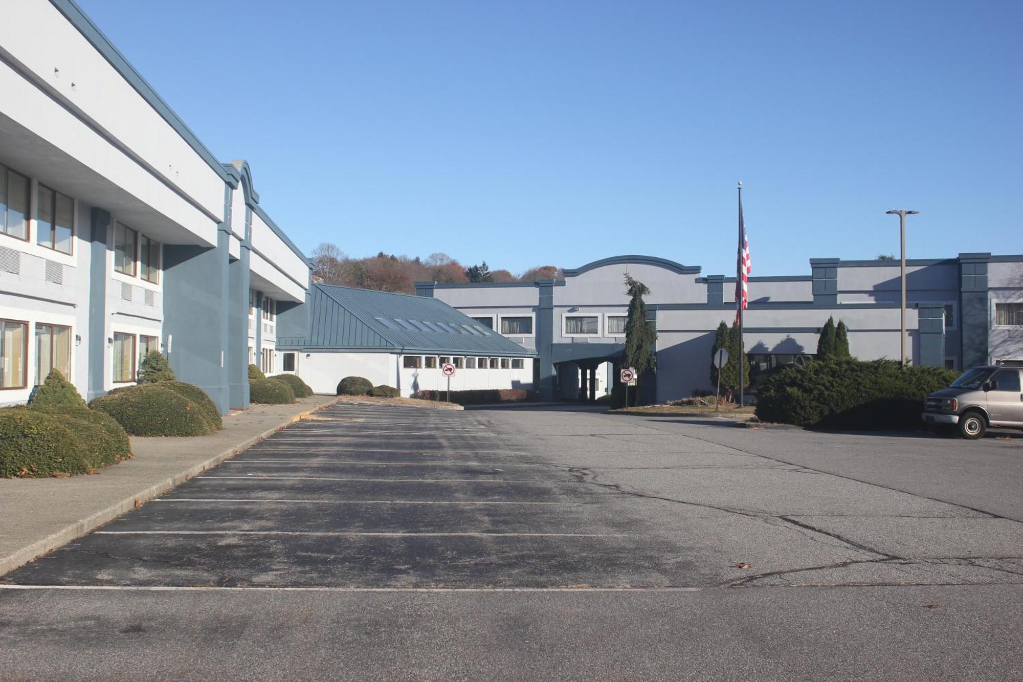 Regency Inn & Suites New London Mystic Esterno foto