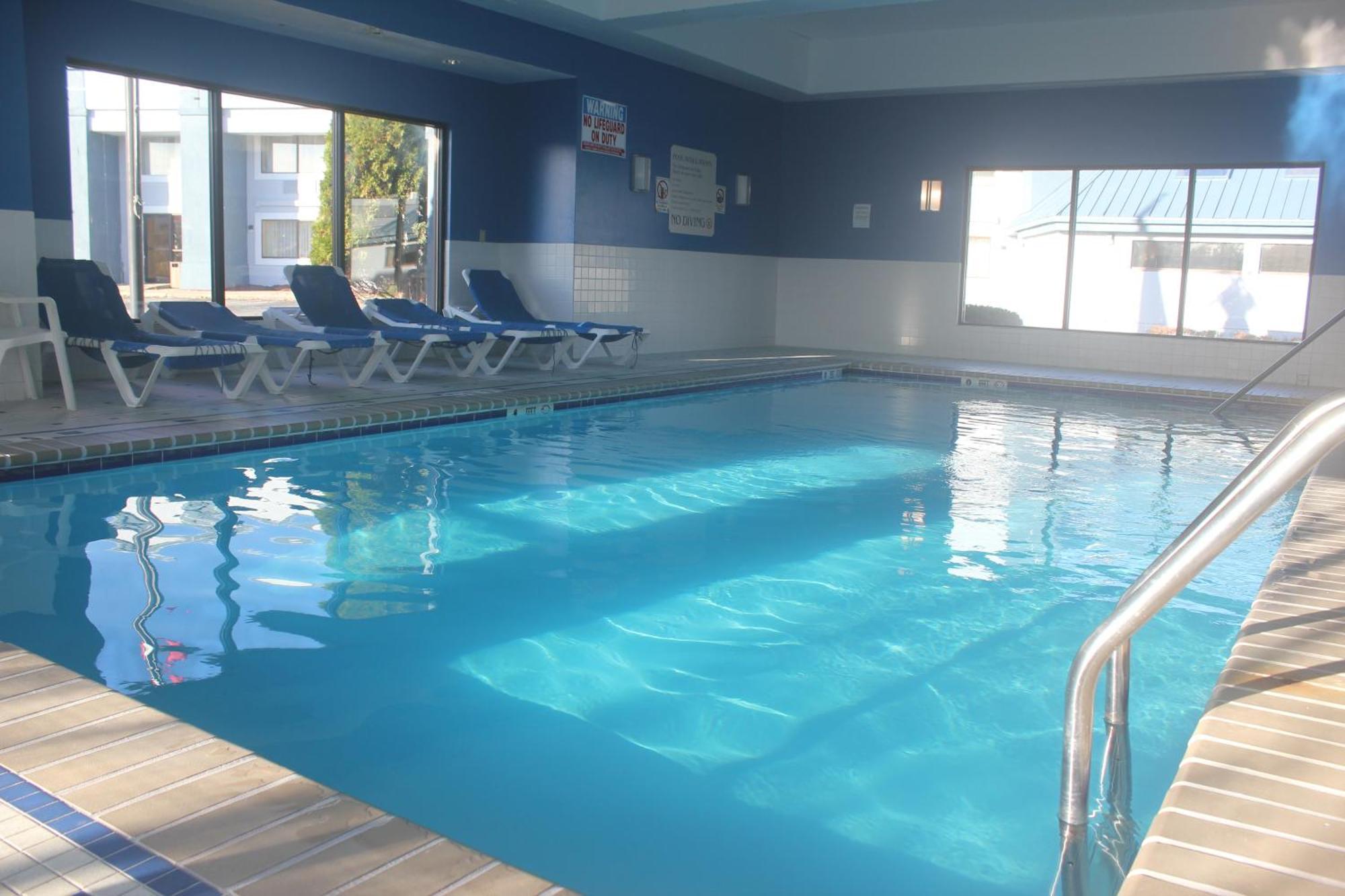 Regency Inn & Suites New London Mystic Esterno foto